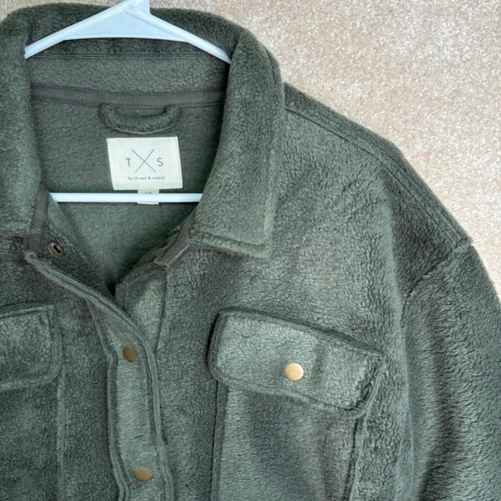 Thread & Supply Fleece Button Up Jacket Shacket Size XS Green‎ Cozy Oversized